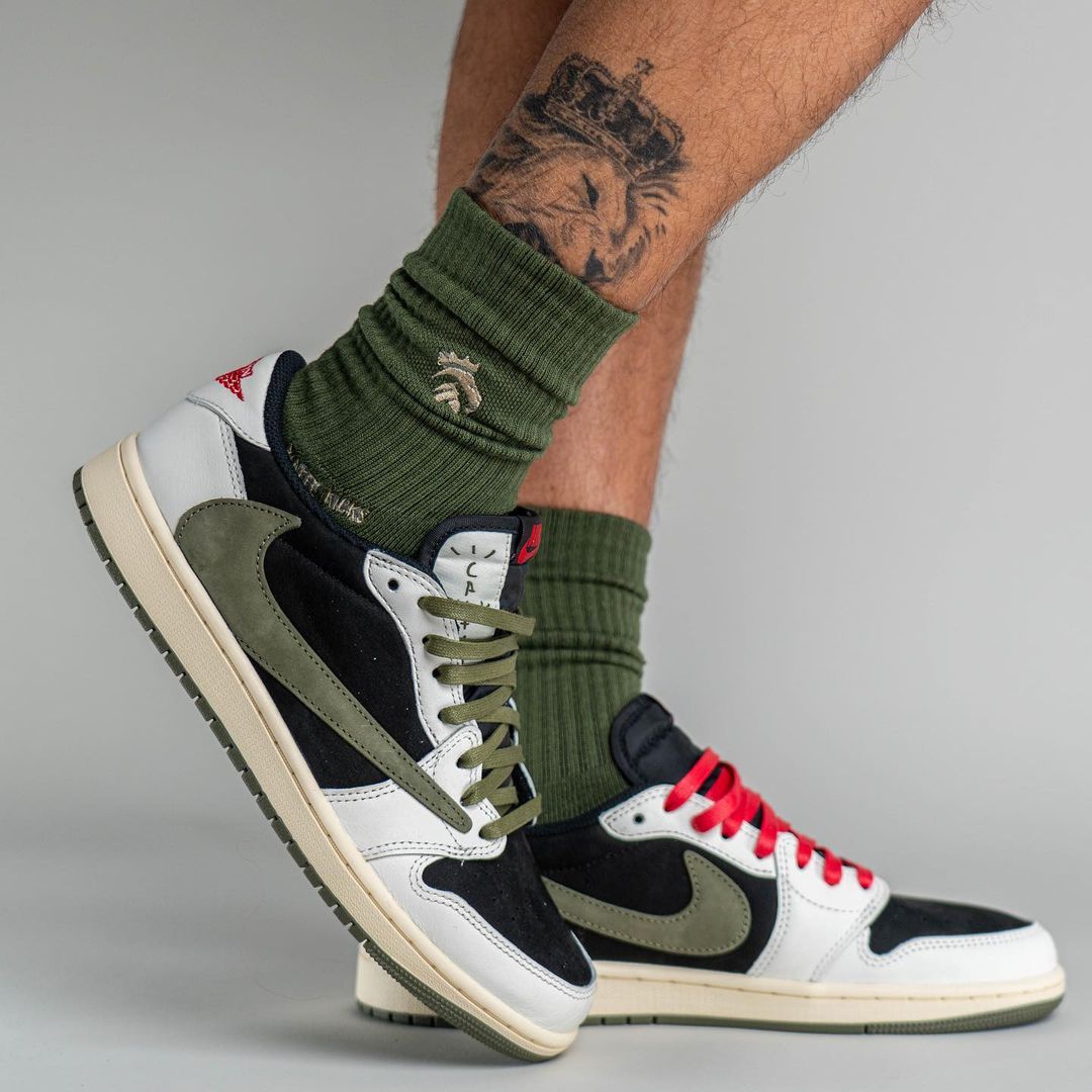 Travis Scott × Nike Wmns Air Jordan 1 Low OG SP “Medium Olive”2023